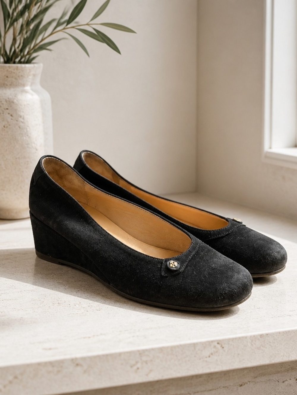 Taryn Rose Black Suede Wedge Ballet Flats With Button Detail Italian Made EUR 38